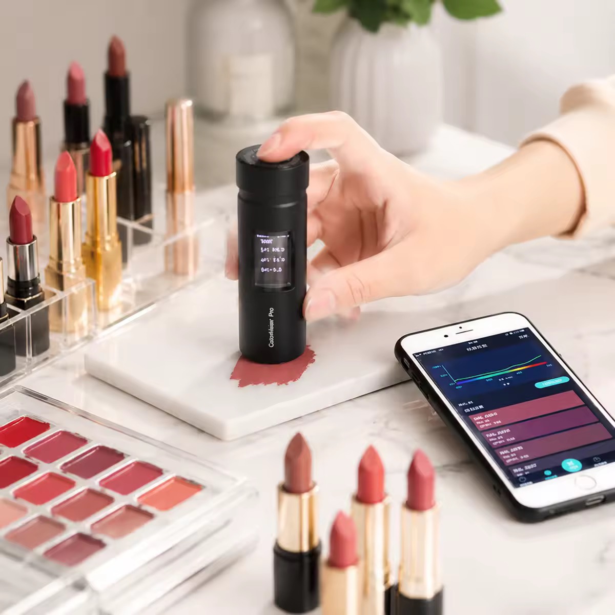 chnspec colorimeter measure the color of the lipstick.JPG