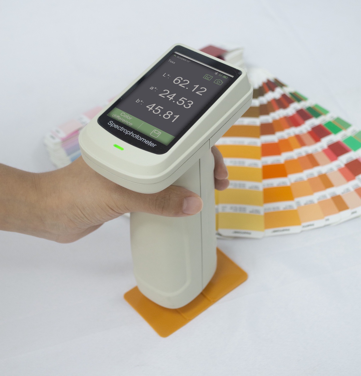 colorimeter DS-700 for Measuring Plastic Plates.JPG
