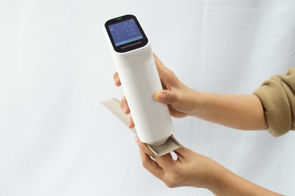 colorimeter DS-420 for Measuring Plastic Plates.JPG
