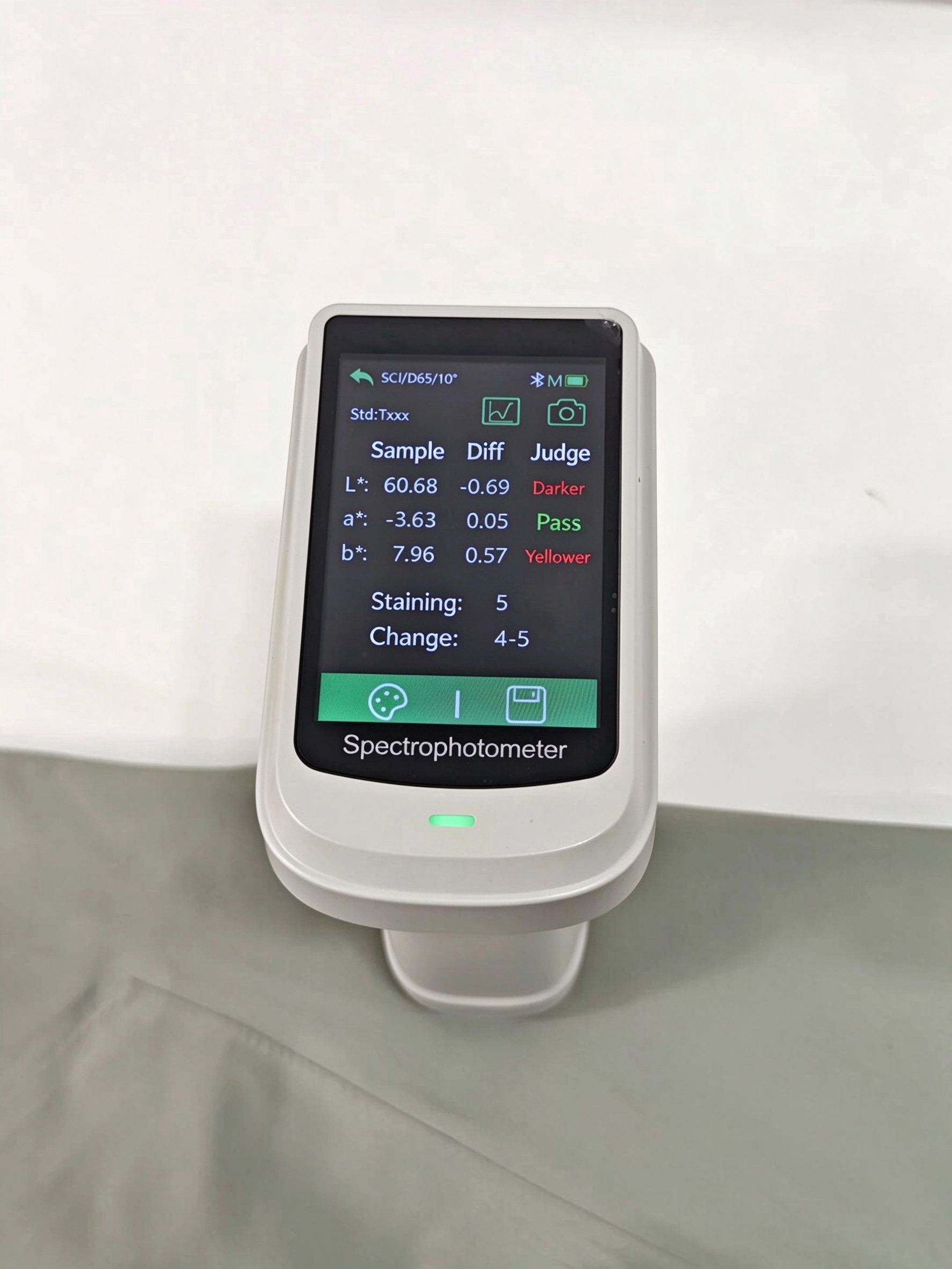 8.jpgCHNSpec spectrophotometer DS-700D
